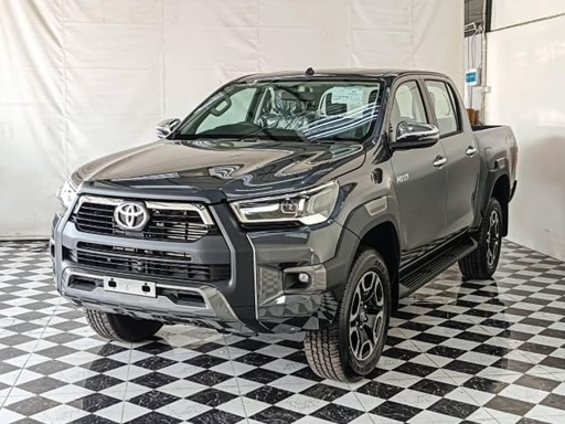2025 TOYOTA Hilux
