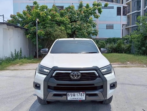 2020 TOYOTA Hilux