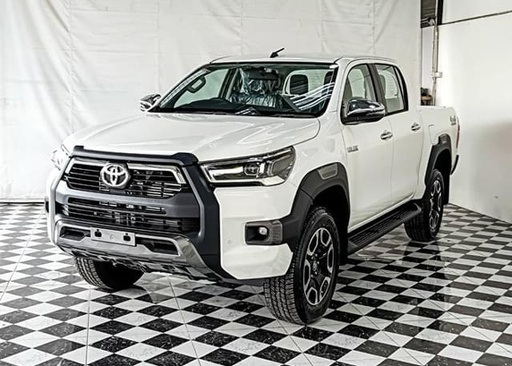 2025 TOYOTA Hilux