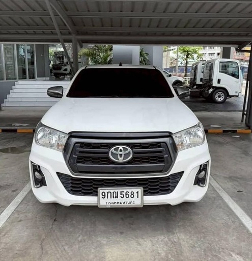 2019 TOYOTA Hilux