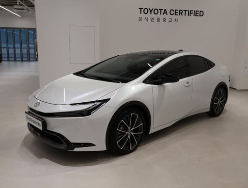 2024 TOYOTA Prius
