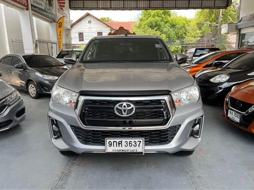 2020 TOYOTA Hilux, 
