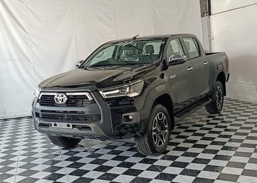 2025 TOYOTA Hilux