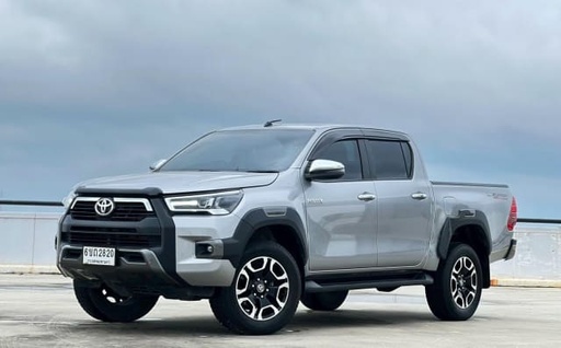 2025 TOYOTA Hilux
