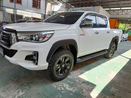 2019 TOYOTA Hilux