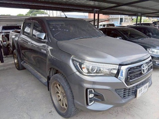 2019 TOYOTA Hilux