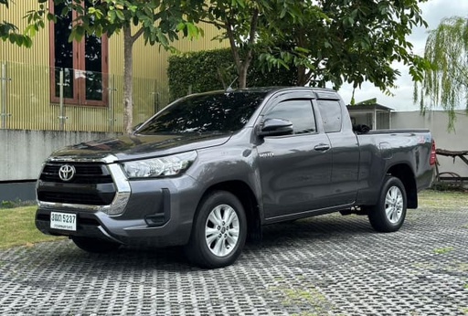 2022 TOYOTA Hilux