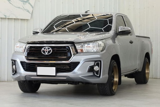 2019 TOYOTA Hilux