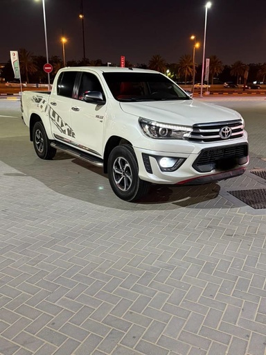 2019 TOYOTA Hilux