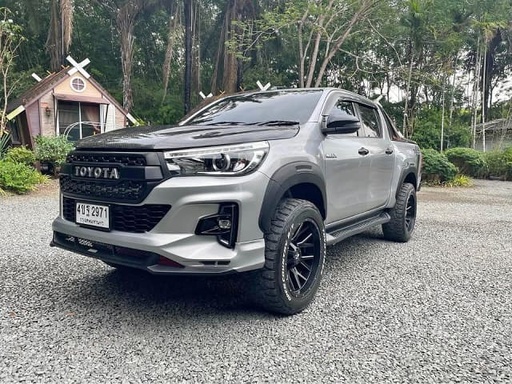 2019 TOYOTA Hilux