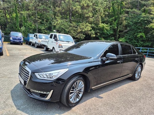 2017 Genesis EQ900