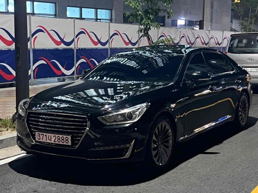 2017 Genesis EQ900