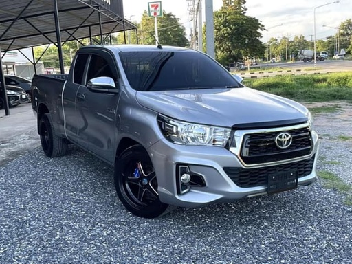 2019 TOYOTA Hilux