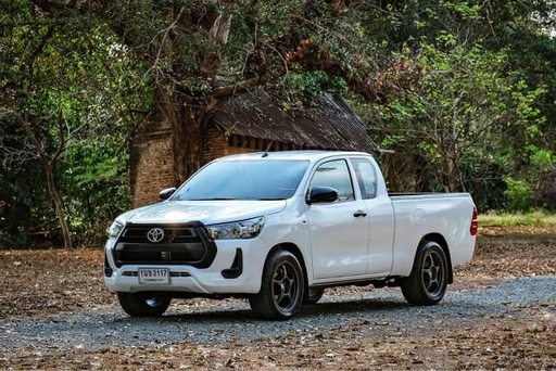 2020 TOYOTA Hilux