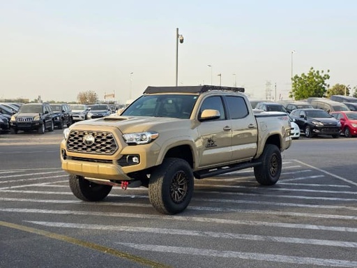 2020 TOYOTA Tacoma