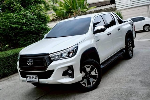 2019 TOYOTA Hilux