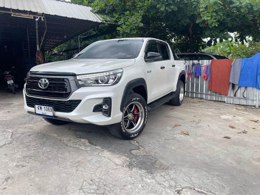 2018 TOYOTA Hilux