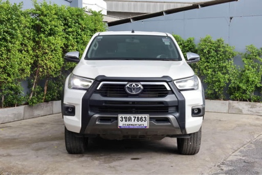 2022 TOYOTA Hilux, 