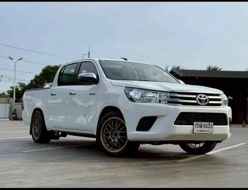 2017 TOYOTA Hilux