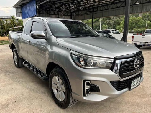 2019 TOYOTA Hilux
