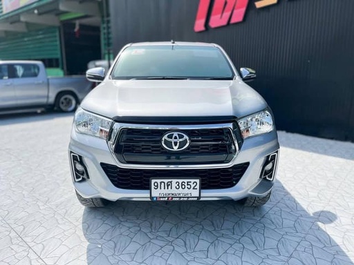 2020 TOYOTA Hilux, 