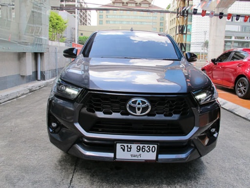 2024 TOYOTA Hilux