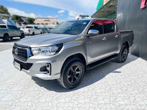 2019 TOYOTA Hilux