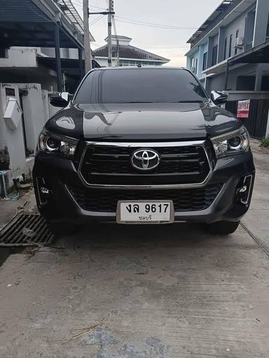 2019 TOYOTA Hilux