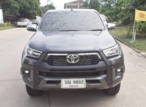 2024 TOYOTA Hilux