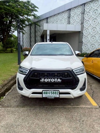 2017 TOYOTA Hilux