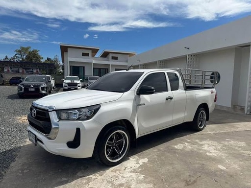 2021 TOYOTA Hilux