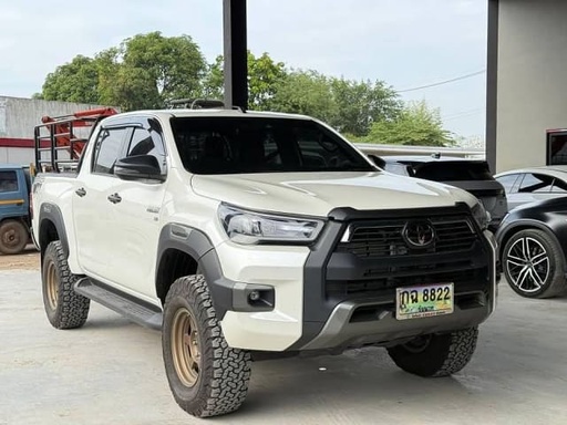2020 TOYOTA Hilux