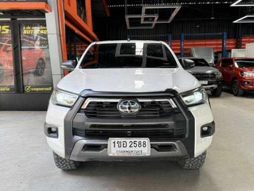 2021 TOYOTA Hilux, 