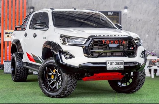 2023 TOYOTA Hilux, 