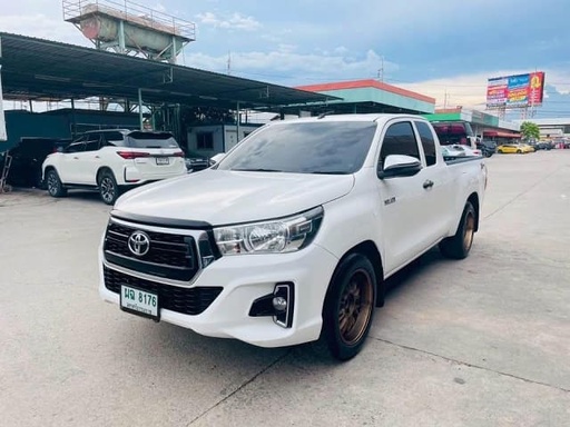 2019 TOYOTA Hilux, 