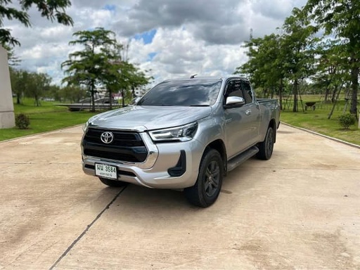 2021 TOYOTA Hilux