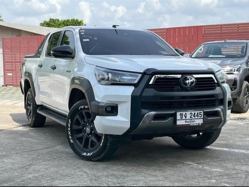 2023 TOYOTA Hilux