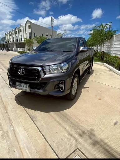 2019 TOYOTA Hilux