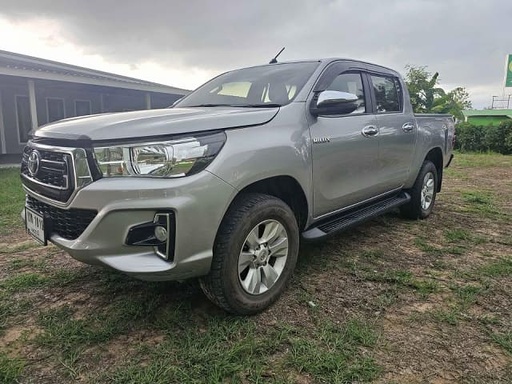 2019 TOYOTA Hilux