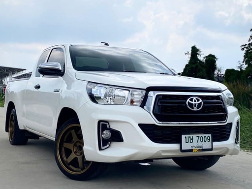 2019 TOYOTA Hilux