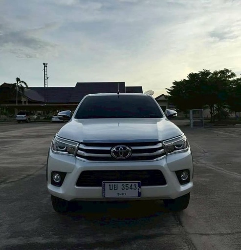 2017 TOYOTA Hilux