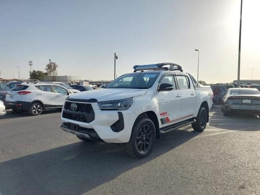 2024 TOYOTA Hilux