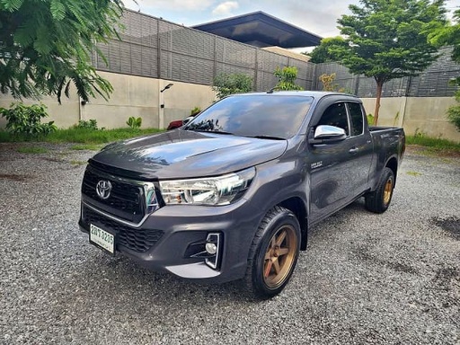 2019 TOYOTA Hilux