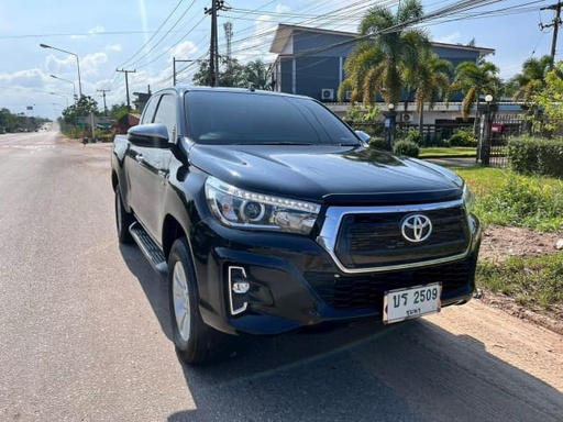 2019 TOYOTA Hilux