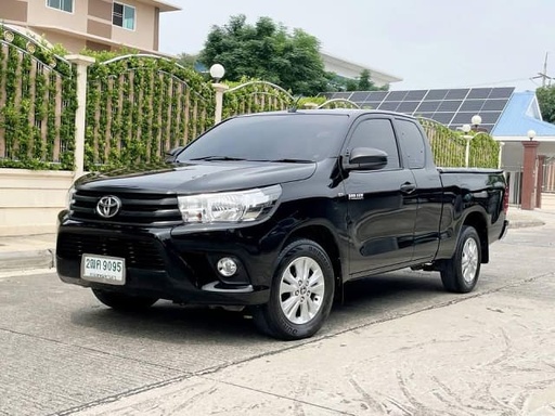 2017 TOYOTA Hilux