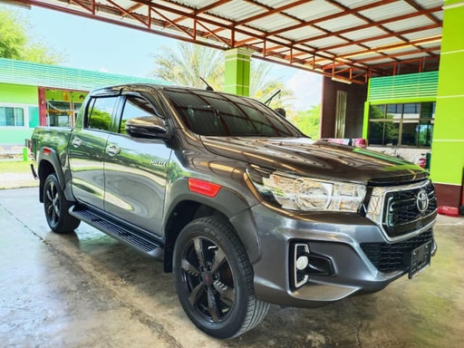 2019 TOYOTA Hilux
