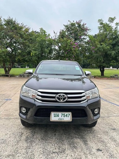 2017 TOYOTA Hilux
