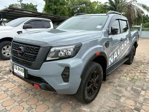 2021 NISSAN Navara