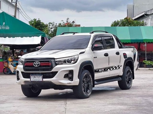 2019 TOYOTA Hilux