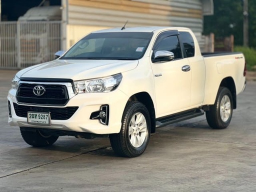 2019 TOYOTA Hilux